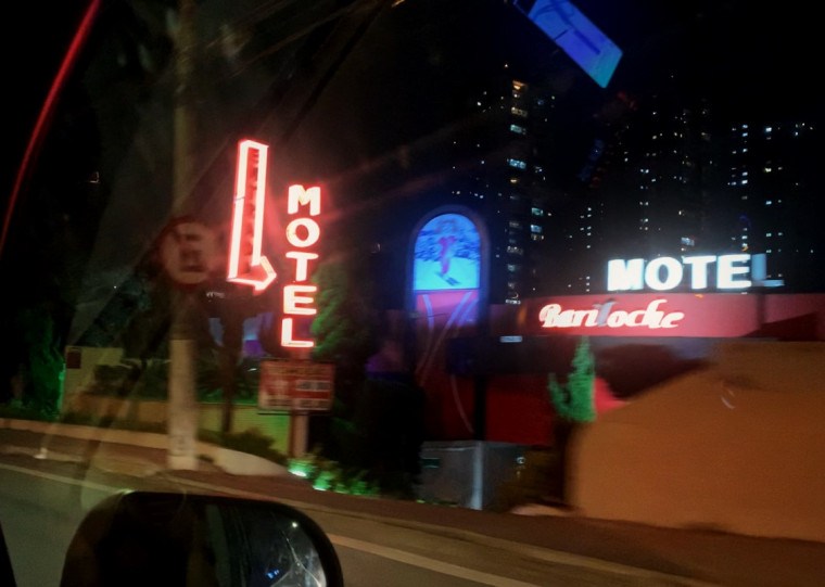 Novo filme da diretora Rachel Daisy Ellis é produzido a partir de vídeos gravados nos celulares das pessoas