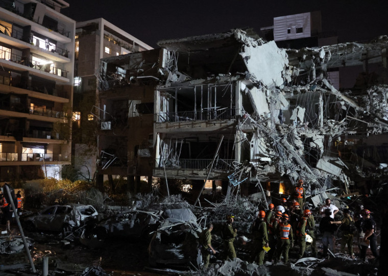 Forças iranianas responderam com fortes ataques a Tel Aviv 