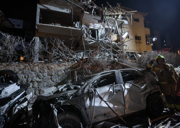 Nesta sexta-feira, o Irã respondeu aos ataques israelenses, bombardeando Tel Aviv