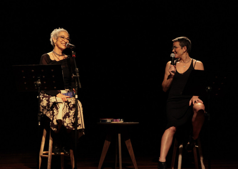 Deborah Finocchiaro e Rê Adegas se apresentam lado a lado no Teatro de Câmara Túlio Piva