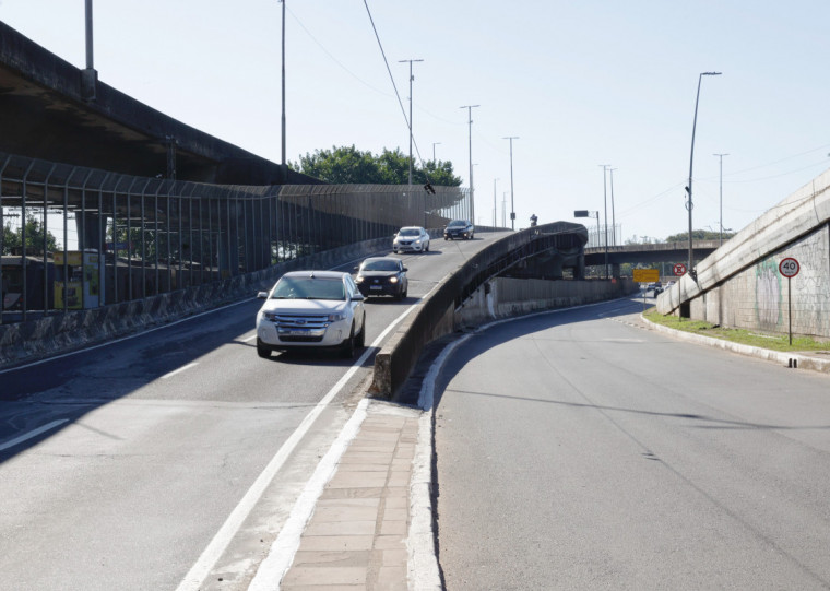 Fila de carros, como ocorria nos últimos dias, deu lugar à movimentação normal 