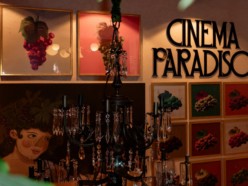 A proposta do Cinema Paradiso é conectar arte e gastronomia por meio de uma arquitetura inspirada na sétima arte Foto: BÁRBARA RIBEIRO/CINEMA PARADISO/DIVULGAÇÃO/JC