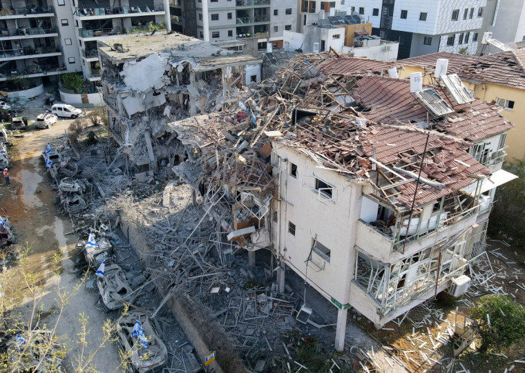 Os dois países trocaram ataques, atingindo prédios residenciais