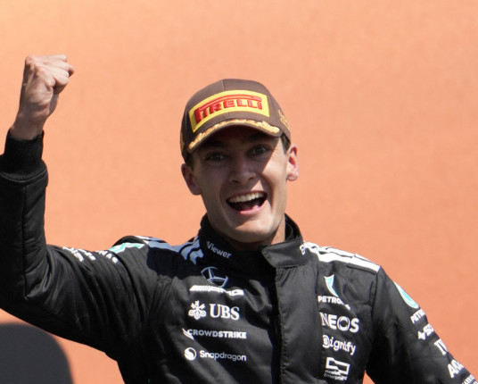 Russell vence GP do Canadá de F-1 em dia de briga na McLaren; Bortoleto chega em 14º