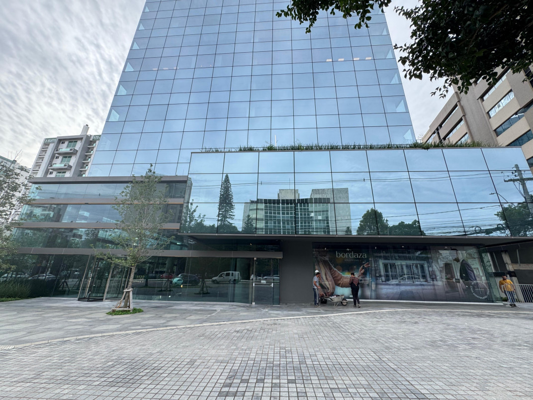 Bordaza fica na esquina da rua Alceu Wamosy com avenida Carlos Gomes, e mais à frente terá novo Bourbon | PATRÍCIA COMUNELLO/ESPECIAL/JC