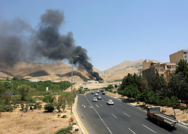 Israel afirmou ter eliminado dezenas de mísseis no oeste do Irã 