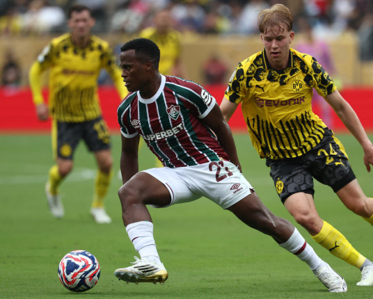 Brasileiros fecham 1ª fase invictos e elevam a moral no Super Mundial