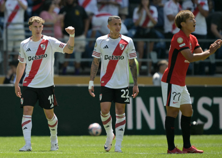 River entrou com uma postura ofensiva e encurralou o adversário em seu campo de defesa