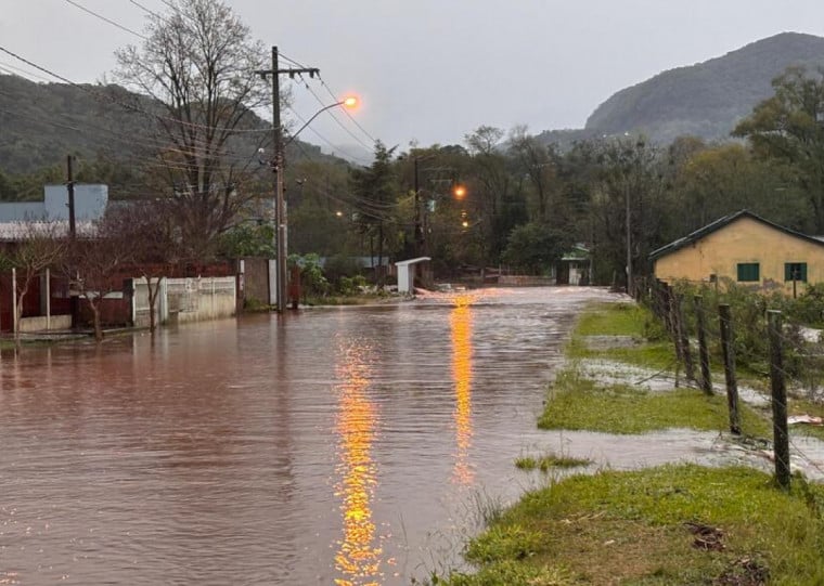 Bairro Campestre, em Santa Maria, ficou alagado