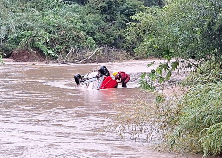 A Defesa Civil reportou o óbito de uma mulher e o desaparecimento de um homem na localidade de Linha Curitiba, no interior de Candelária