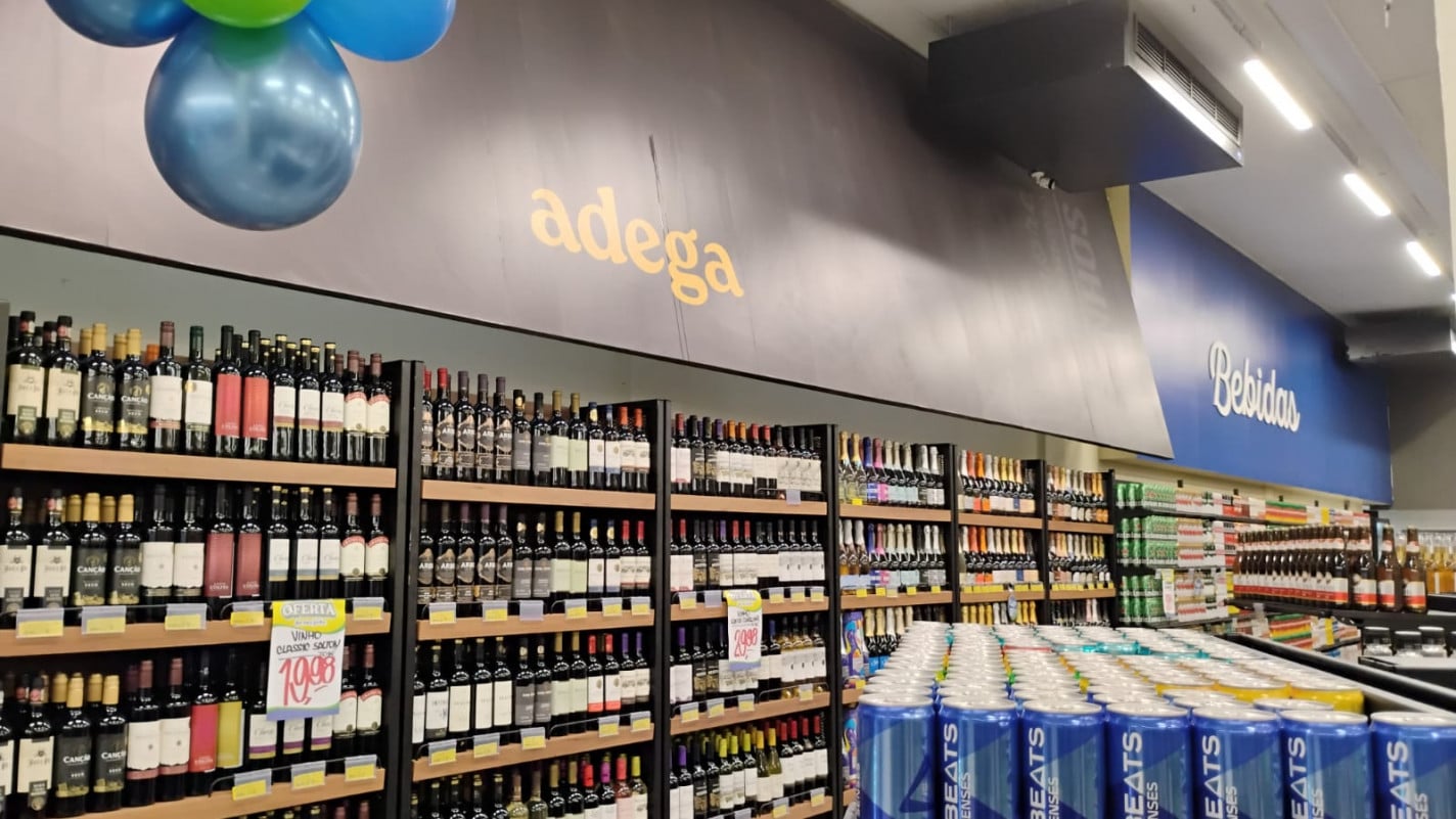 Com a revitaliza&ccedil;&atilde;o, a loja ganhou &aacute;rea especializada em vinhos, focando em bebidas | GECEPEL/DIVULGA&Atilde;&Atilde;O/JC