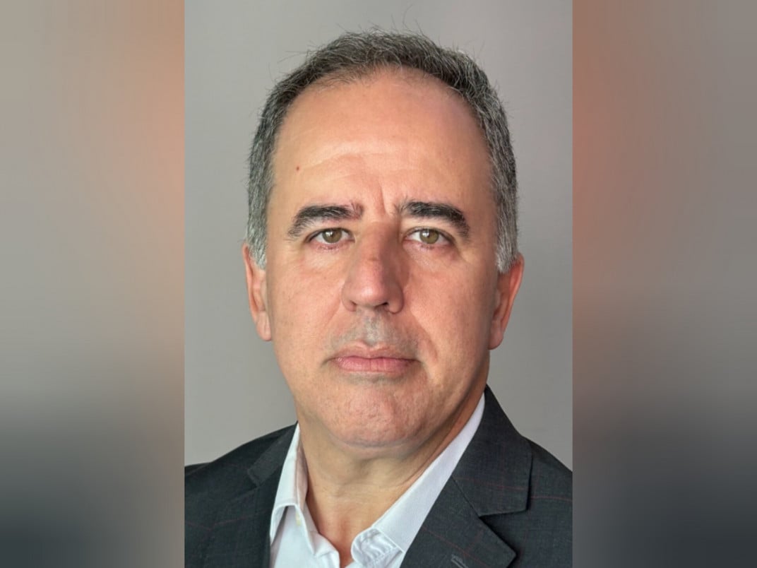 Rogério Tristão é especialista com mais de 30 anos no desenvolvimento de tecnologias (hardwares e softwares) voltadas a setores como Segurança Pública, Mobilidade, Geolocalização e Agronegócio. 