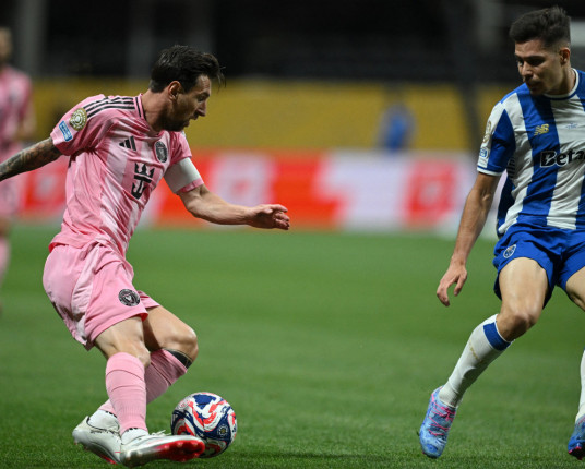 Messi brilha, Inter Miami supera Porto e abre caminho para vaga ao lado do Palmeiras