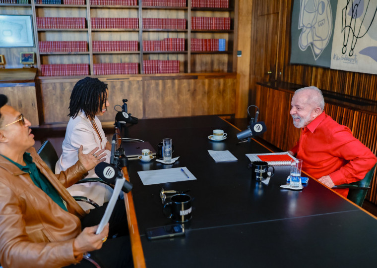 Presidente da República gravou para o podcast "Mano a mano", com Mano Brown