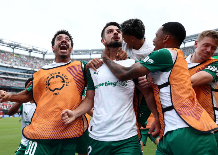 Flaco López fez o segundo gol que decretou a vitória do Alviverde