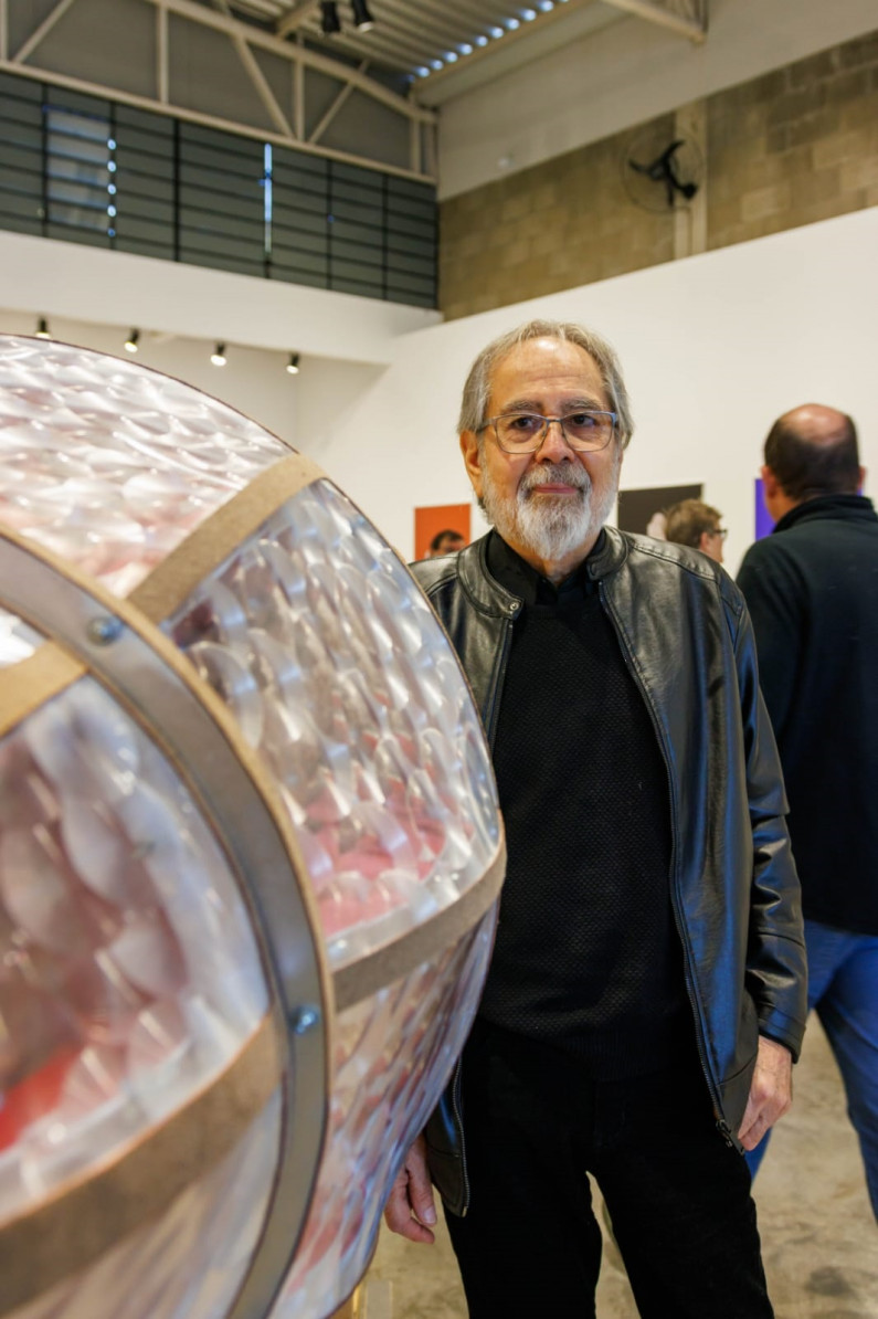 Artista visual Patricio Far&iacute;as | NILTON SANTOLIN/DIVULGA&ccedil;&atilde;O/JC