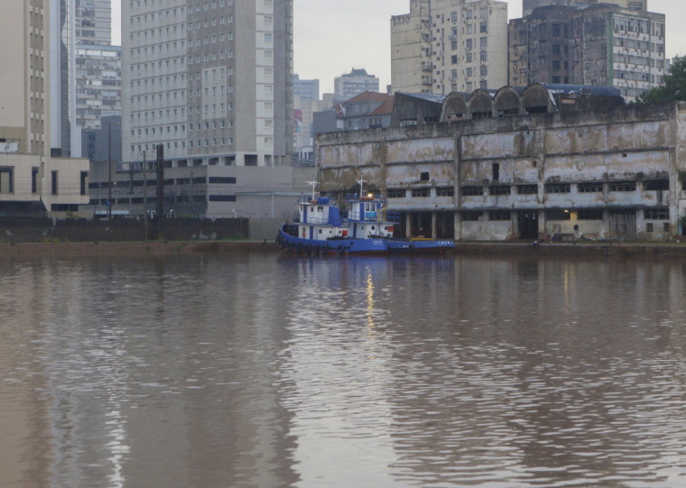 Cota de inundação é 3m, e régua aponta altura de 2,99m