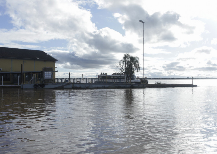 Em Porto Alegre, o Guaíba passa por um sábado de constância, mas vem subindo à tarde