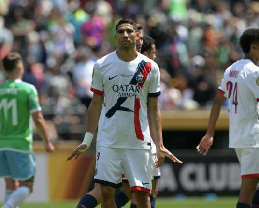 PSG faz jogo básico, vence Seattle e avança no grupo do Botafogo