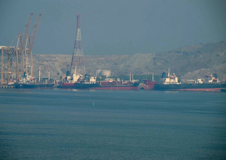 Episódio ocorre em meio a temores de interrupções no tráfego marítimo na região