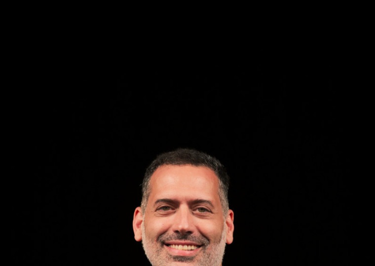 Nesta quinta-feira, dia 26 de junho, o palco do Encouraçado Butikin receberá uma edição especial do Duelo de Pianos, com a participação inédita de Daniel Germano ao lado de Gonçalo Lamego e do baterista Luke Faro, a partir das 21h.