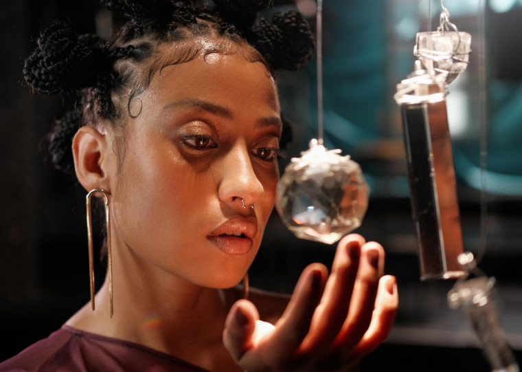 Cantora interiorana vai cantar faixas do álbum 'Afroglow', que rodou o Brasil nos últimos dois anos