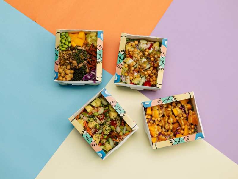 Os pokes e saladas podem ser personalizados conforme o gosto do cliente Foto: Mokai/Divulgação/JC