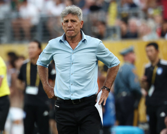 Fluminense entra em campo pela sobrevivência no Super Mundial de Clubes