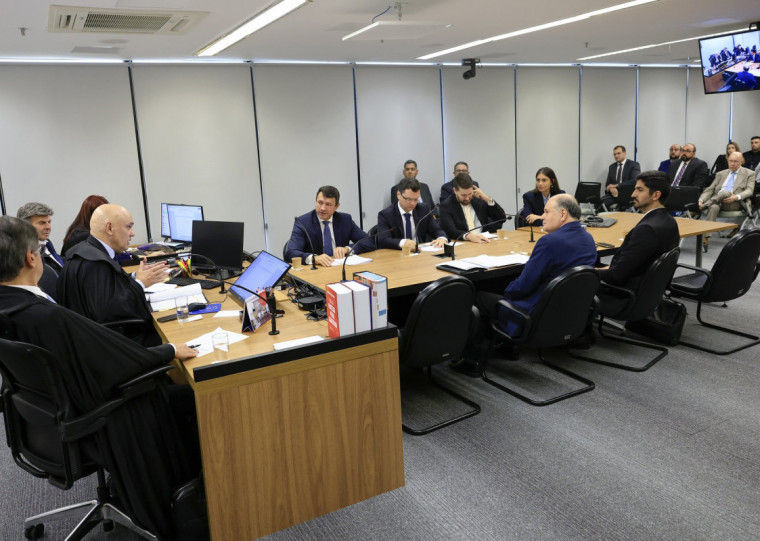 Moraes conduziu acareação; Braga Netto e Mauro Cid ficaram frente a frente por mais de 1h30min no STF