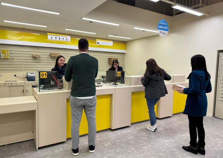 Neste ano, a equipe econômica precisou segurar R$ 3 bilhões em gastos para compensar o déficit maior das estatais, decorrente principalmente pela situação dos Correios