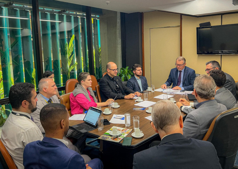 Representantes de entidades ligadas ao agro debateram o endividamento do setor com o deputado Afonso Hamm