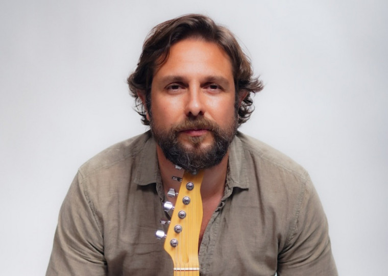 Músico inglês se apresenta pela primeira vez em solo gaúcho nesta quinta-feira (26)