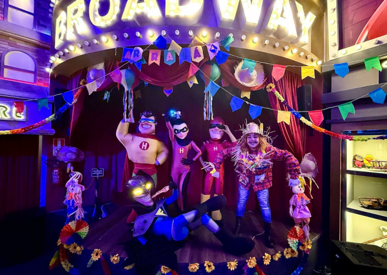 A casa abre diariamente das 18h às 22h30, na avenida das Hortênsias, 3.599