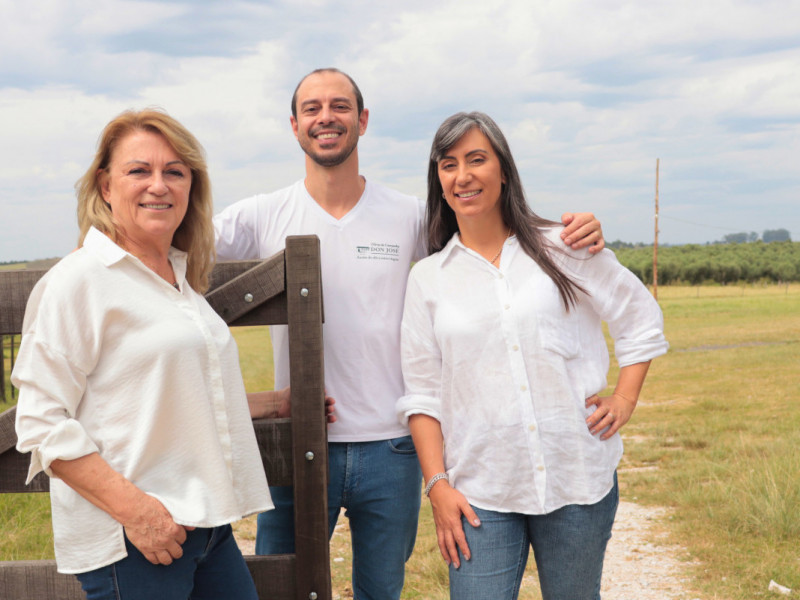Rosane, Ricardo e Gabriela s&atilde;o s&oacute;cios da Oliv Care Foto: Oliv Care/Divulga&ccedil;&atilde;o/JC