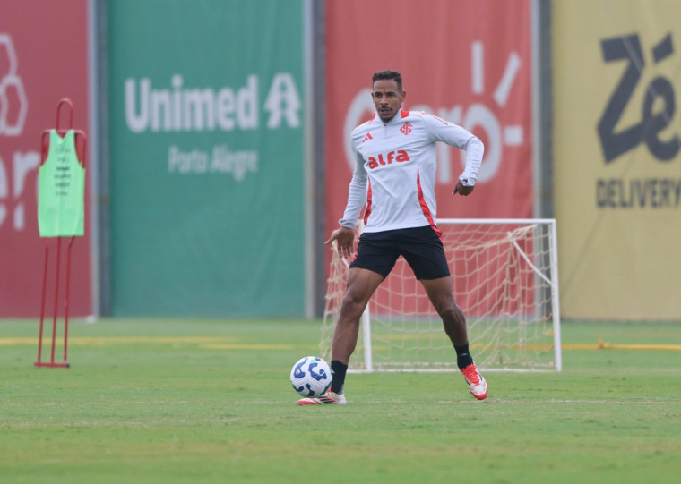 Com a lesão de Fernando, a vinda de um volante é o alvo principal