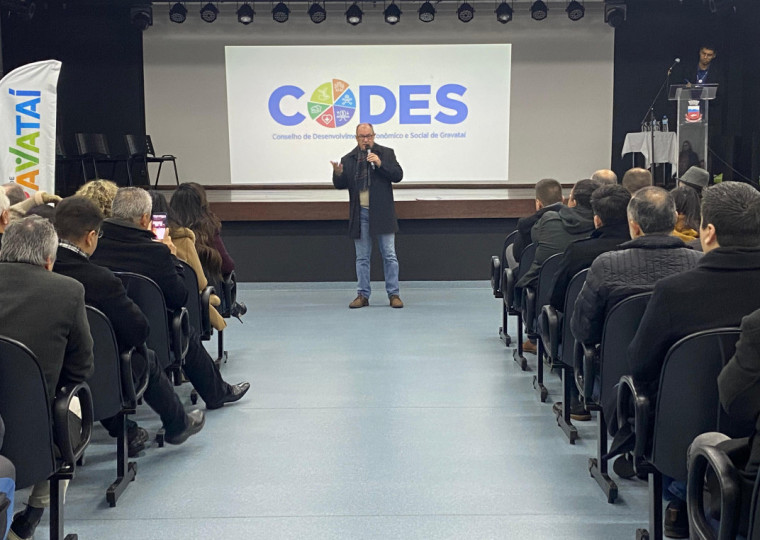 Quem apresentou todo o projeto foi o prefeito Luiz Zaffalon