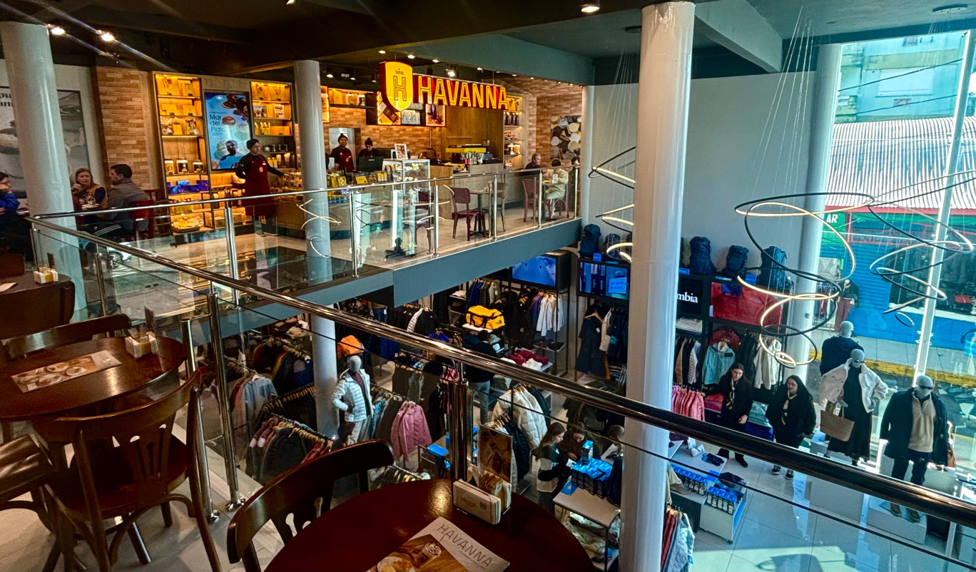 A megaloja da Bah Free Shop tem mix com 60 mil itens e até cafeteria | PATRICIA COMUNELLO/ESPECIAL/JC