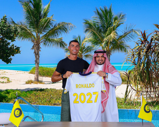 Al-Nassr anuncia a renovação de contrato de Cristiano Ronaldo até 2027
