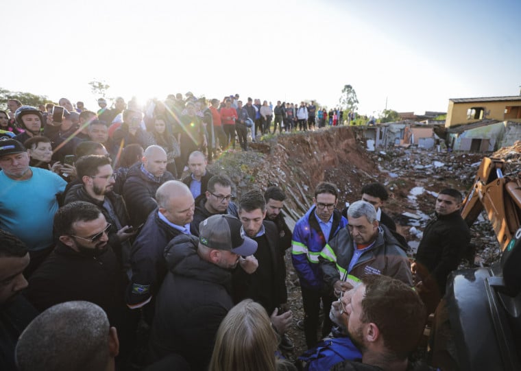 Desejo do prefeito Melo era derrubar, inclusive, casas ainda ocupadas 