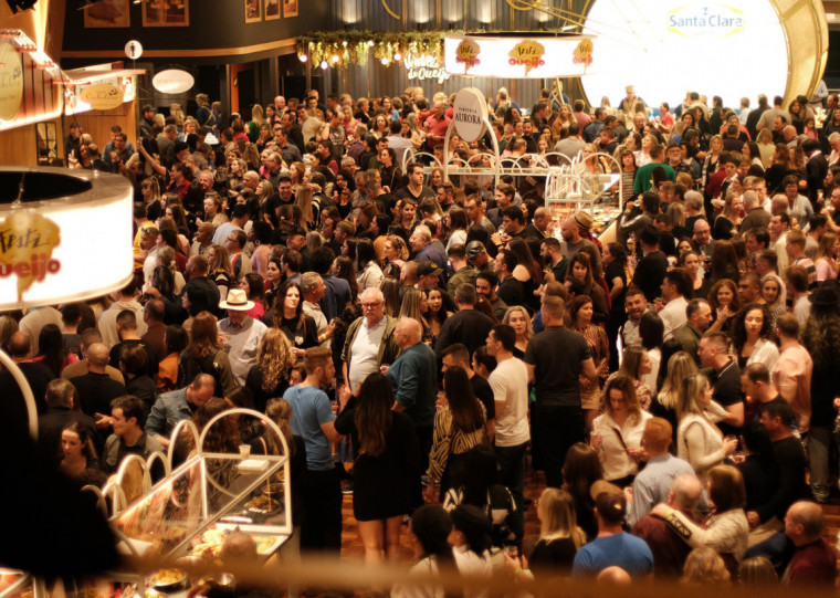 Visitantes podem escolher um turno para apreciar a gastronomia