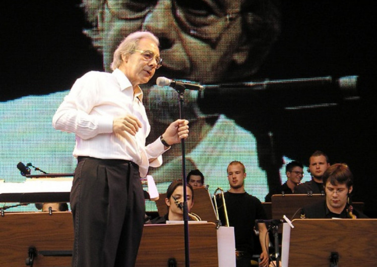 Lalo Schifrin in concert with the Big Band of the Kölner Musikhochschule on July 7th 2006 in Cologne, Germany.