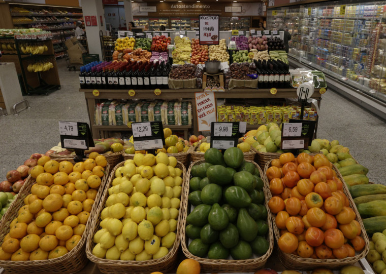 Em 2025, a cesta básica aumentou 6,08% em Porto Alegre