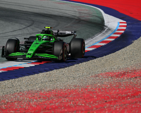 Bortoleto chega em 8º no GP da Áustria e marca primeiros pontos da carreira; Norris vence