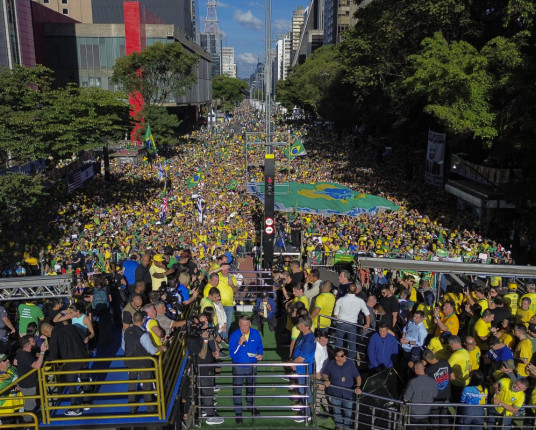 Bolsonaristas se reuniram na Paulista neste domingo (29)