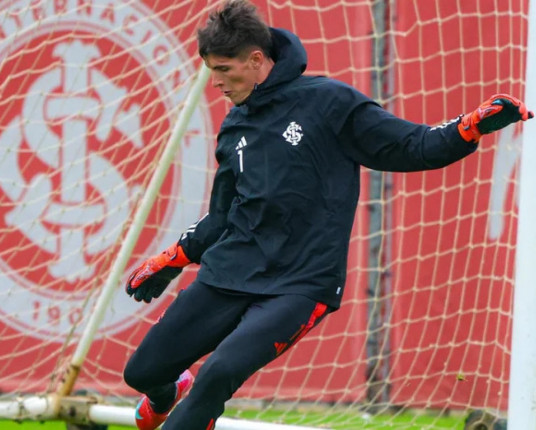 Rochet volta aos treinamentos e tem retorno aguardado na retomada do Brasileirão