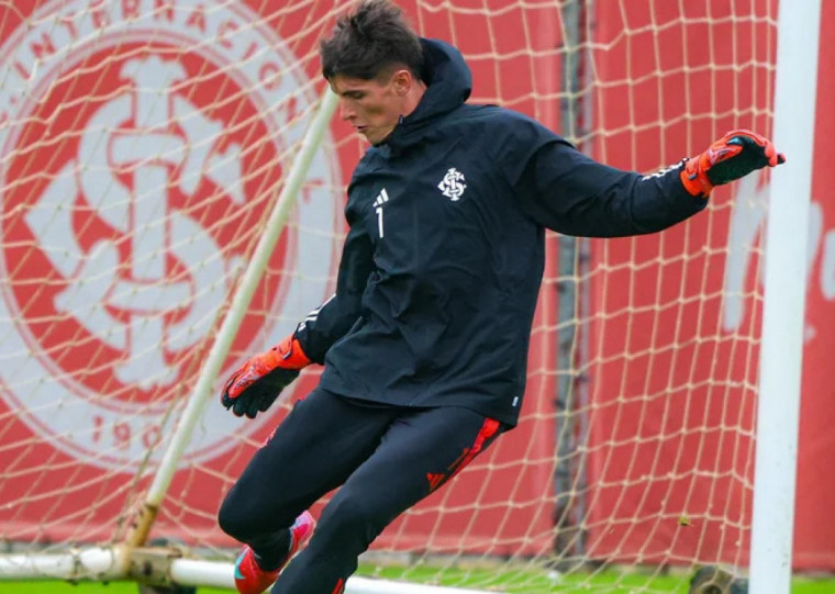 Goleiro uruguaio soma apenas uma partida pelo Colorado na temporada
