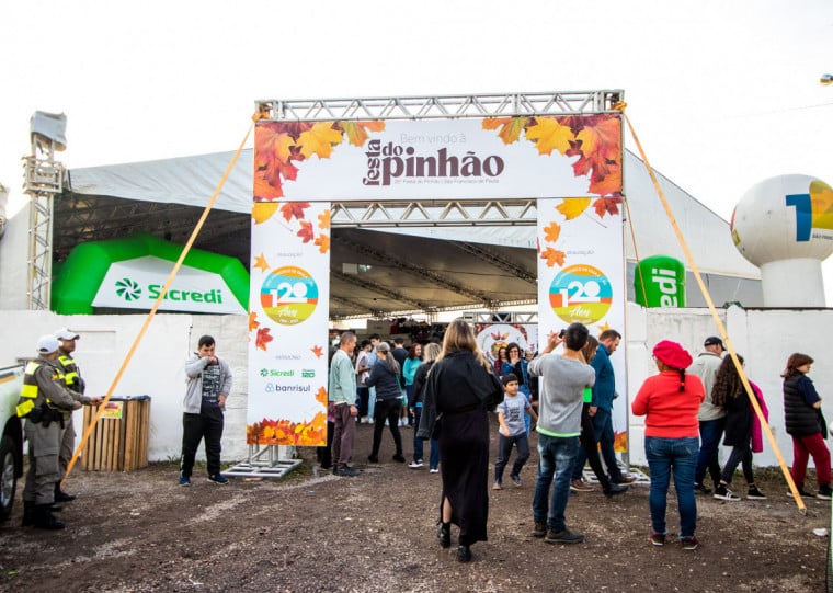 Com previsão de 30 mil pessoas, Festa do Pinhão vai distribuir seis mil quilos da semente aos visitantes