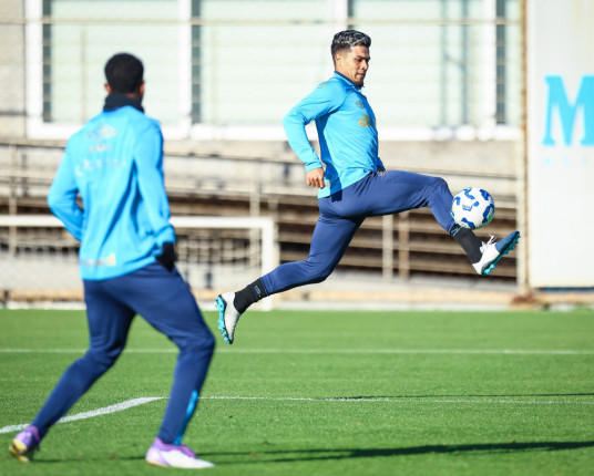 Peñarol demonstra interesse em repatriar Arezo por empréstimo junto ao Grêmio