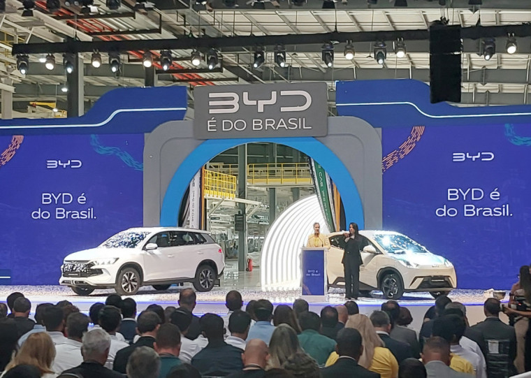 De acordo com o vice-presidente sênior da BYD Brasil, Alexandre Baldy, já em 2025 a meta é chegar a uma montagem de cerca de 50 mil veículos na estrutura