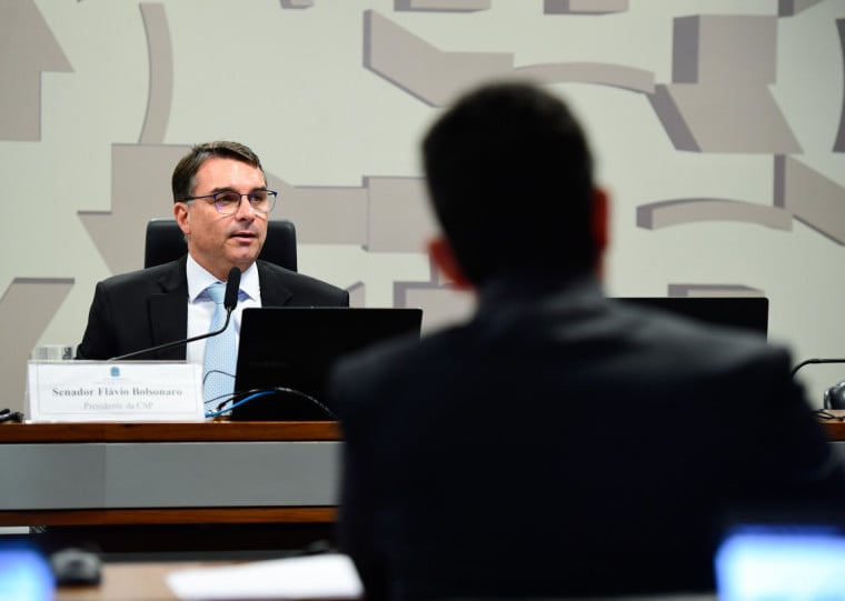 "É irreversível. Minha candidatura não está à venda", disse à Folha, nesta segunda-feira (8), pouco mais de 24 horas após afirmar que sua desistência teria um preço